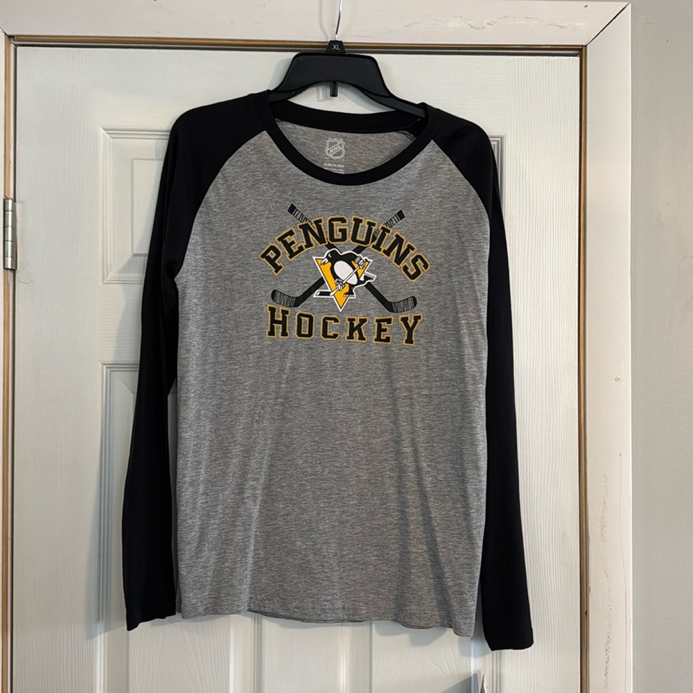 NWT Youth XL Pittsburgh Penguins Long Sleeve